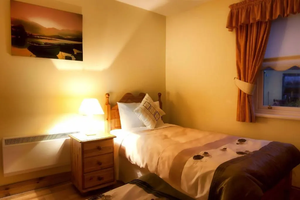 Mccarthy'S Lodge B&B Guest house